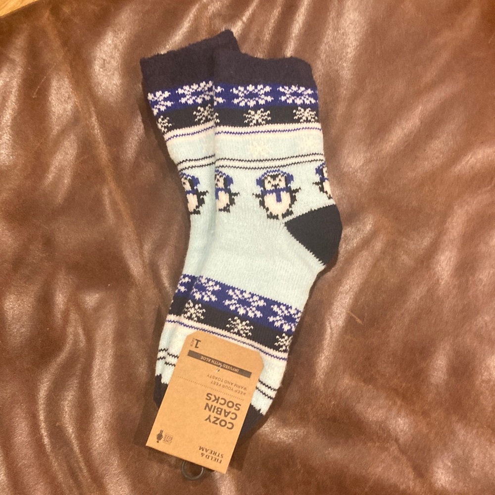 Field and Stream Cozy Cabin Socks - Penguin Pattern- Navy and Light Blue